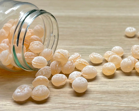 Bonbons durs artisanaux des Vosges à La Bresse - Litchi - Délicieuses friandises fabriquées à la main avec des ingrédients locaux de qualité supérieure